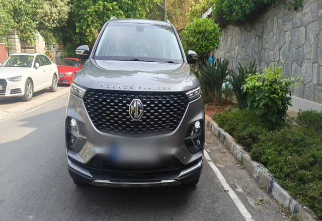 https://images10.gaadi.com/usedcar_image/4507514/original/dec07f66-3858-46d4-a69a-9a7e48b67fce.?imwidth=6400