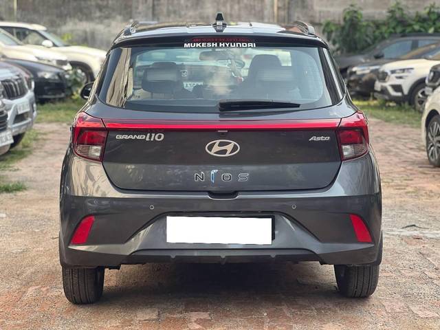 https://images10.gaadi.com/usedcar_image/4507567/original/processed_31615618be6e81d92450ca707e596abe.jpg?imwidth=6401