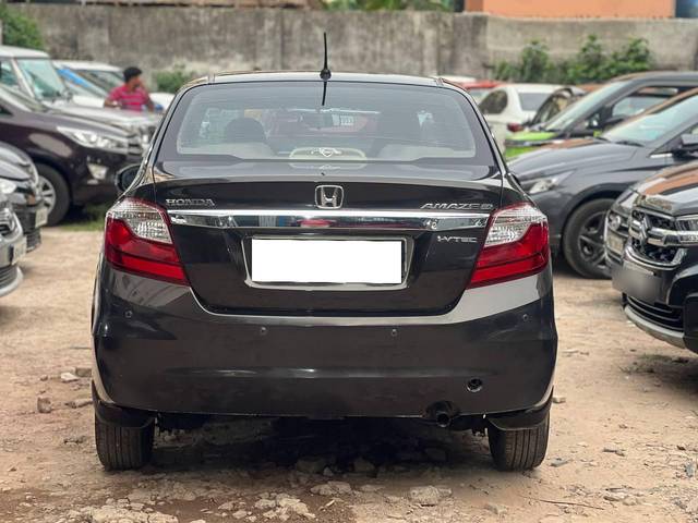 https://images10.gaadi.com/usedcar_image/4507574/original/processed_98e6436363e5f04ab51be7f0bb8b7ee1.jpg?imwidth=6401