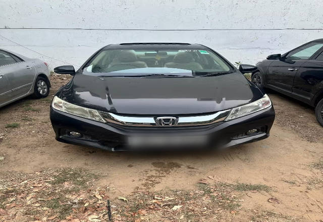 https://images10.gaadi.com/usedcar_image/4507623/original/b9cb5e29-7d1c-4c58-9a70-486b2e9676d7.?imwidth=6400