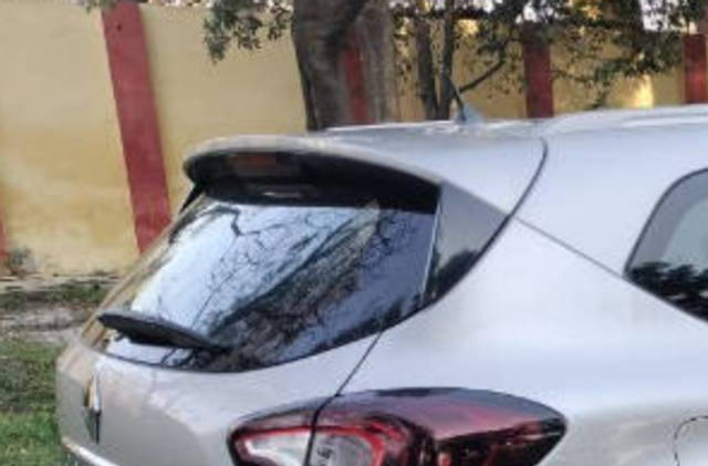 https://images10.gaadi.com/usedcar_image/4507677/original/processed_0cf09cb00cfc8f3d7fa641922d2bc717.png?imwidth=6402