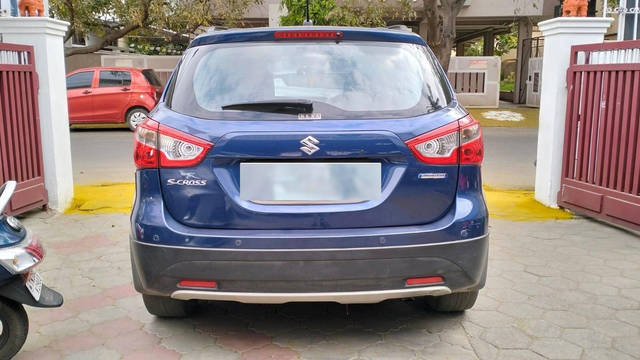 https://images10.gaadi.com/usedcar_image/4507687/original/c5f4236de6359c1a8723fe7b0947a508.jpg?imwidth=6402
