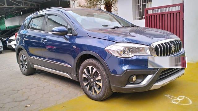https://images10.gaadi.com/usedcar_image/4507687/original/e8bc2cf2895b296f795aa2991e253c41.jpg?imwidth=6400
