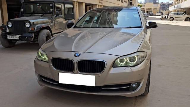 https://images10.gaadi.com/usedcar_image/4507732/original/processed_1ba98faf5bf2668028ab89d532d499e3.jpg?imwidth=6402