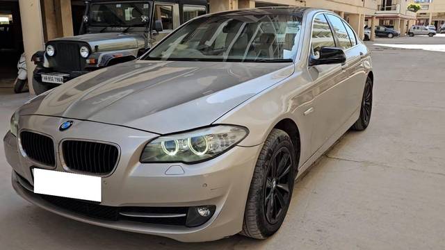 https://images10.gaadi.com/usedcar_image/4507732/original/processed_88fc937d17c2c42e356703c56d1f9795.jpg?imwidth=6401