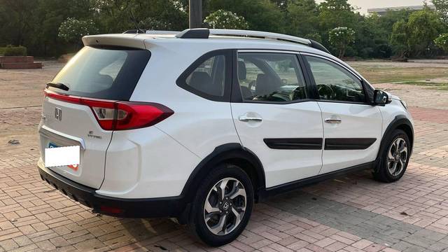 https://images10.gaadi.com/usedcar_image/4507816/original/processed_c99462977a0a370f24f1cb6d38b0b12b.jpg?imwidth=6402