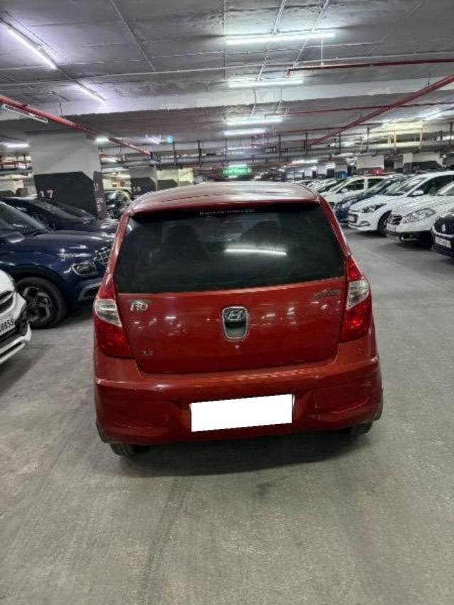https://images10.gaadi.com/usedcar_image/4507844/original/processed_23178db9-f466-4f7b-9e07-40eb46876bcd.jpeg?imwidth=6401