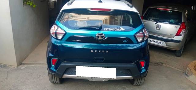 https://images10.gaadi.com/usedcar_image/4507886/original/processed_4ac57e58-7701-4b43-827c-ad89b6f29d7e.jpg?imwidth=6401