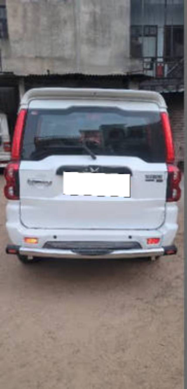 https://images10.gaadi.com/usedcar_image/4508028/original/processed_6830a339-a6e6-4f8a-bb69-dd4c5dad8c47.png?imwidth=6400