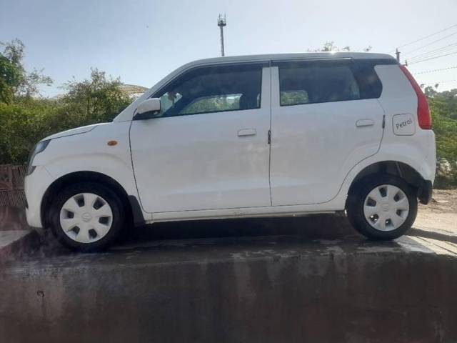 https://images10.gaadi.com/usedcar_image/4508071/original/processed_9deae6c1-f49e-47ba-99fe-72cfec6ae12d.JPG?imwidth=6402