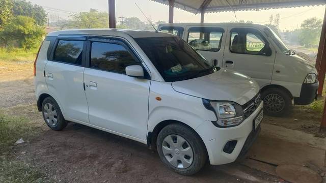 https://images10.gaadi.com/usedcar_image/4508071/original/processed_9f12b637-5f14-4c50-baca-318c90083302.jpg?imwidth=6400
