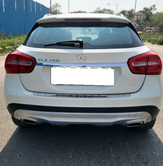 https://images10.gaadi.com/usedcar_image/4508186/original/processed_d1215cf5-fb5b-4eba-839f-b7135e6f1a1c.jpeg?imwidth=6402