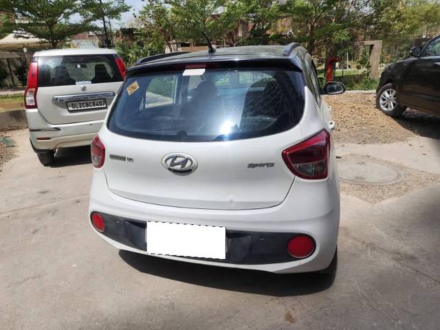 https://images10.gaadi.com/usedcar_image/4508299/original/processed_2213175e-6eb3-42b8-8184-9ba95315102c.jpg?imwidth=6401