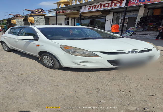 https://images10.gaadi.com/usedcar_image/4508320/original/7220706d-fbd2-4283-80ac-37385de35d3d.?imwidth=6400