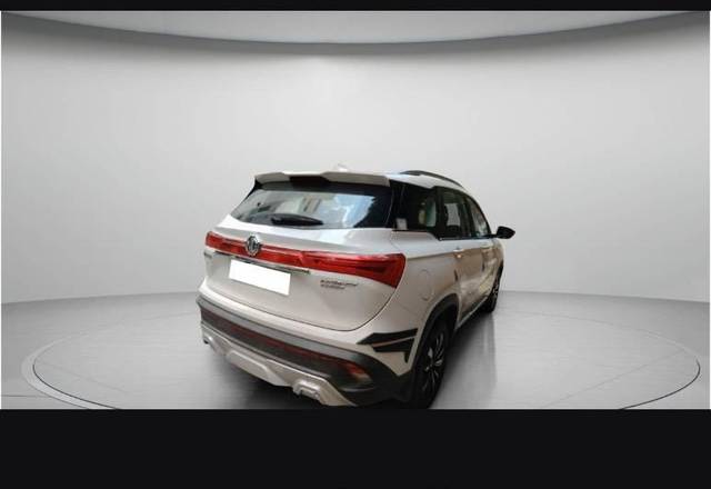 https://images10.gaadi.com/usedcar_image/4508361/original/processed_554c35e1-6c6f-40ca-b7c6-a1777d673911.jpeg?imwidth=6402