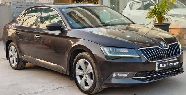 https://images10.gaadi.com/usedcar_image/4508538/original/processed_1f1bb89ab0af53514d1f7fb0497c4106.jpeg?imwidth=6400