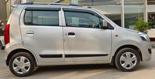 https://images10.gaadi.com/usedcar_image/4508598/original/0e69d91eafa4d0e7d569920d75fe682a.jpeg?imwidth=6401