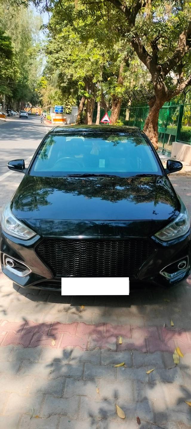 https://images10.gaadi.com/usedcar_image/4508644/original/processed_26a9dbbb2ed57fb342c78f0fc13a08fe.jpg?imwidth=6401