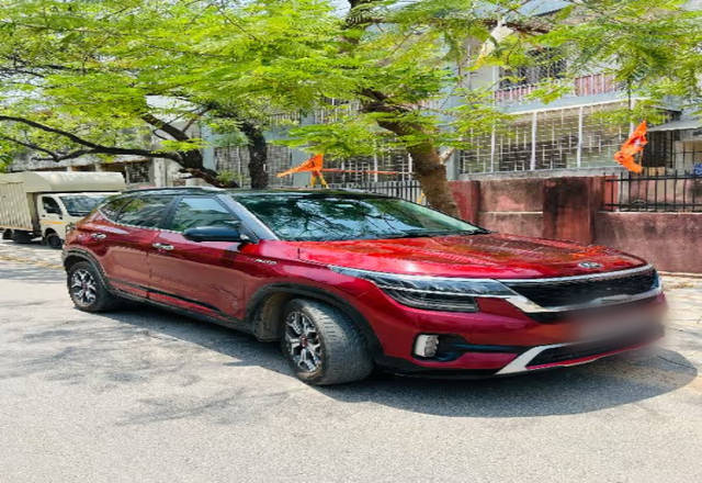 https://images10.gaadi.com/usedcar_image/4508666/original/35b8d794-7d2f-443b-92a2-bf57a4929827.?imwidth=6400
