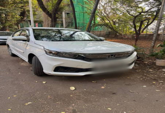 https://images10.gaadi.com/usedcar_image/4508667/original/108450b8-42c2-4f37-922e-aaeb172539d0.?imwidth=6400