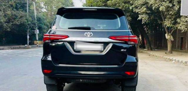 https://images10.gaadi.com/usedcar_image/4508755/original/processed_127d0e9fb101f8545d71609f5d6b6777.jpg?imwidth=6402