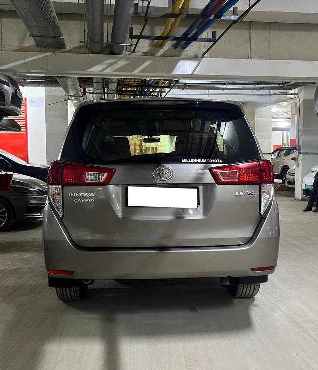 https://images10.gaadi.com/usedcar_image/4508767/original/processed_b91c4a775dc9974a6cc296438c143247.jpeg?imwidth=6401