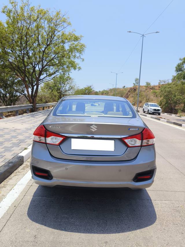 https://images10.gaadi.com/usedcar_image/4508778/original/processed_0cc17fae6c03aa7b7a7e62c03046e1f9.jpg?imwidth=6402