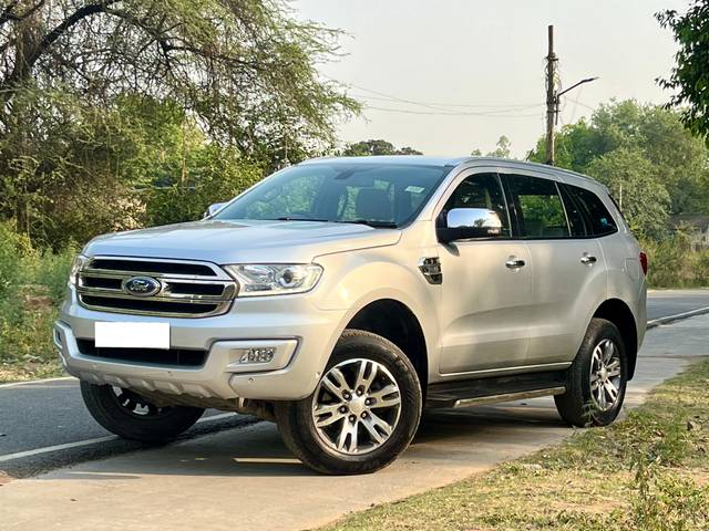 https://images10.gaadi.com/usedcar_image/4508805/original/processed_a85e6d5fa331efbfce0ab67f88018cc1.jpg?imwidth=6400