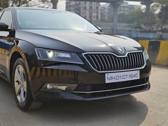 https://images10.gaadi.com/usedcar_image/4508812/original/processed_c246259f54b0ce5b70da8ec66ac587c9.jpg?imwidth=6400