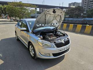 Skoda Rapid 2011-2014 Skoda Rapid 1.6 MPI AT Elegance
