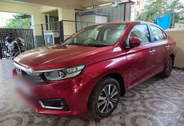 https://images10.gaadi.com/usedcar_image/4508866/original/17aaa77a-4dc2-454b-8147-c9e3f5643ee7.?imwidth=6401