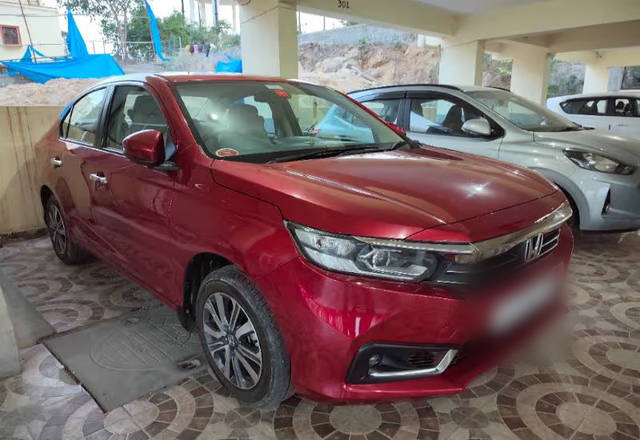 https://images10.gaadi.com/usedcar_image/4508866/original/4b835aba-1d66-47b2-8075-cffd2ee2726d.?imwidth=6400