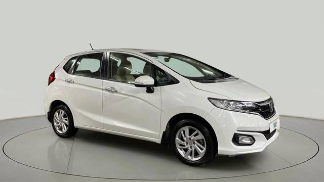 https://images10.gaadi.com/usedcar_image/4508918/original/e84487e7a75ab4782f544ddfeabf5350.jpg?imwidth=6400
