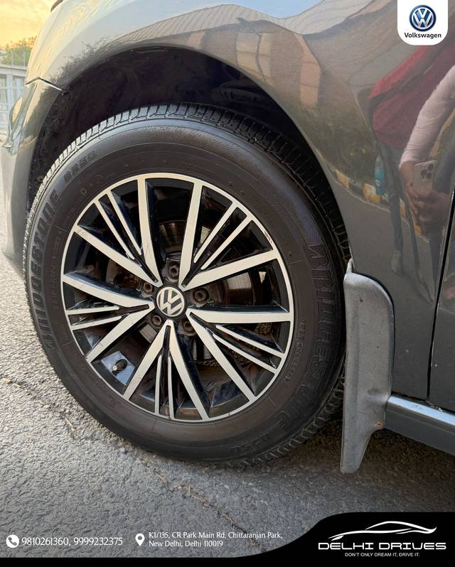 https://images10.gaadi.com/usedcar_image/4508995/original/ce0616abe453c0b149e1c8f25bca65fc.jpeg?imwidth=6402