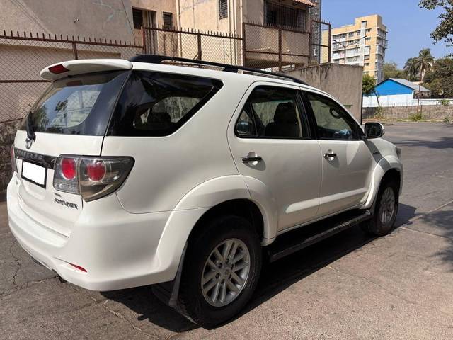 https://images10.gaadi.com/usedcar_image/4509056/original/processed_9926be56c53eeead895aa3eef6faee67.jpg?imwidth=6401
