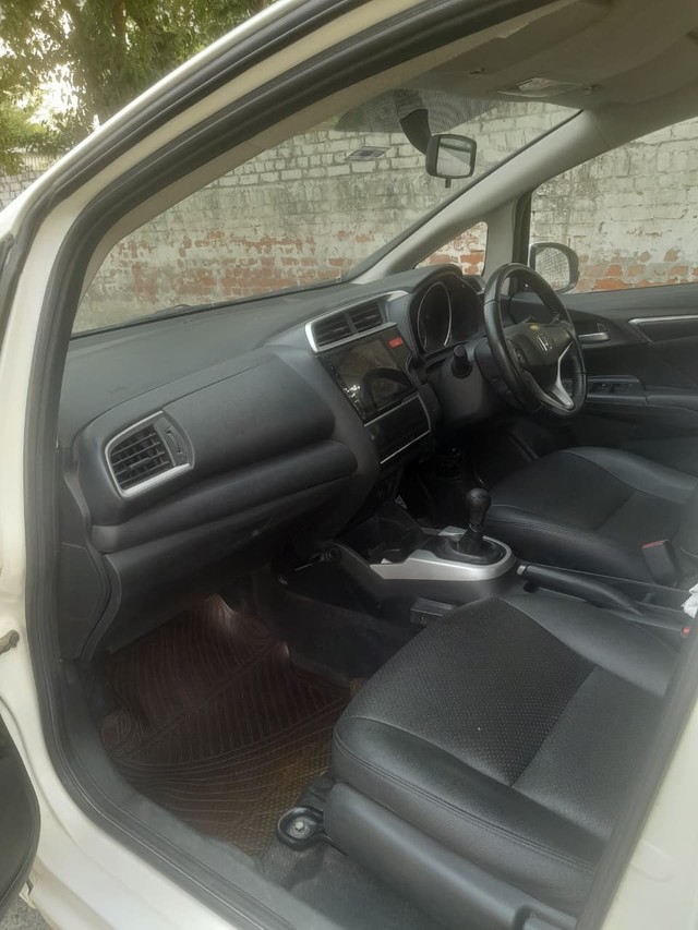 Second-hand 2015 Honda Jazz 1.5 VX i DTEC for sale in Faridabad-7