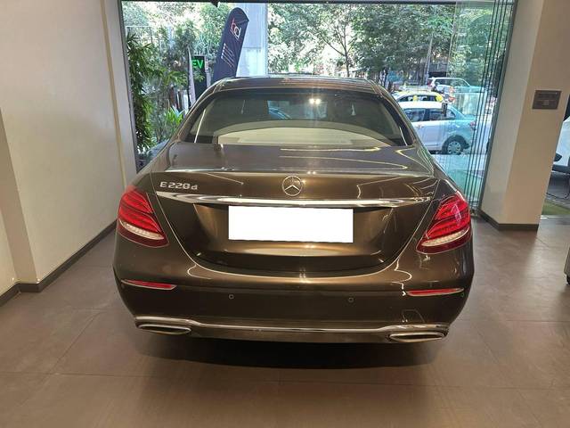 https://images10.gaadi.com/usedcar_image/4509118/original/processed_9ca596b36d10eb1ae878ffbbcc3acad3.jpeg?imwidth=6401