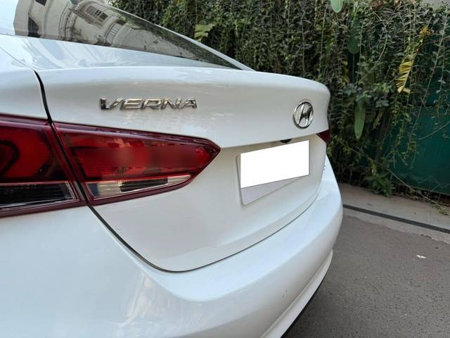 https://images10.gaadi.com/usedcar_image/4509120/original/processed_f6e0d57d6062a844815f8877146930ed.jpeg?imwidth=6402