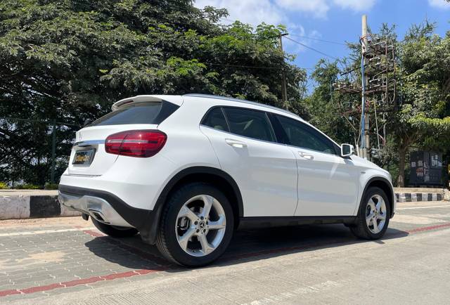 https://images10.gaadi.com/usedcar_image/4509129/original/processed_e7d971b5625510f7bd471c894b7a0f2f.jpg?imwidth=6401