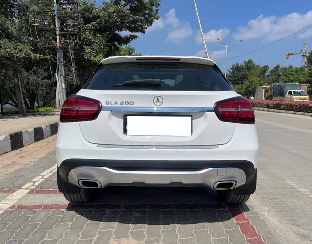 https://images10.gaadi.com/usedcar_image/4509129/original/processed_f8043e43d6d6d5d733bb5bc27dd2ecde.jpg?imwidth=6402