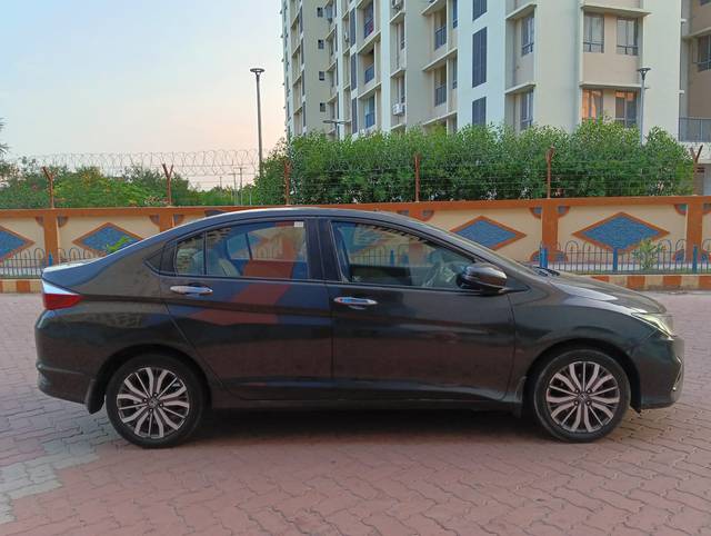 https://images10.gaadi.com/usedcar_image/4509163/original/95d0bb1e0bd2eb2dc4145de792b6b439.jpg?imwidth=6401