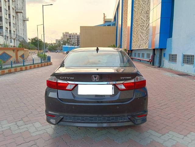 https://images10.gaadi.com/usedcar_image/4509163/original/processed_903080515668d252c5321dfaf0701dd8.jpg?imwidth=6402