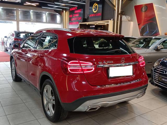 https://images10.gaadi.com/usedcar_image/4509166/original/processed_2c8df5fe8da9acc226380f14a293bf6e.jpg?imwidth=6402
