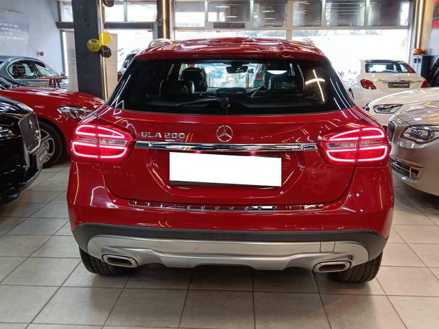 https://images10.gaadi.com/usedcar_image/4509166/original/processed_dfd9f73a042610c214aeabbb38527dc4.jpg?imwidth=6401