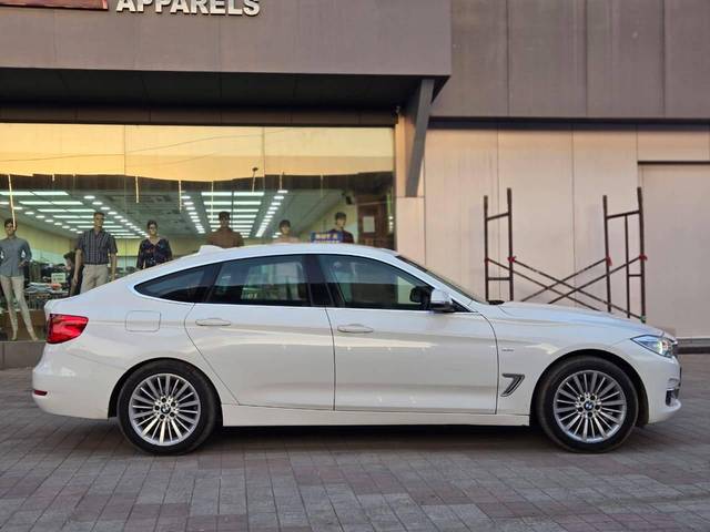 https://images10.gaadi.com/usedcar_image/4509179/original/processed_a1179d5897619a17ed34b1dcc9a6ea26.jpg?imwidth=6401