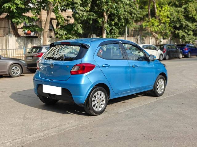 https://images10.gaadi.com/usedcar_image/4509207/original/processed_3939a3d881226d41729ead29f7d1fc33.jpg?imwidth=6402