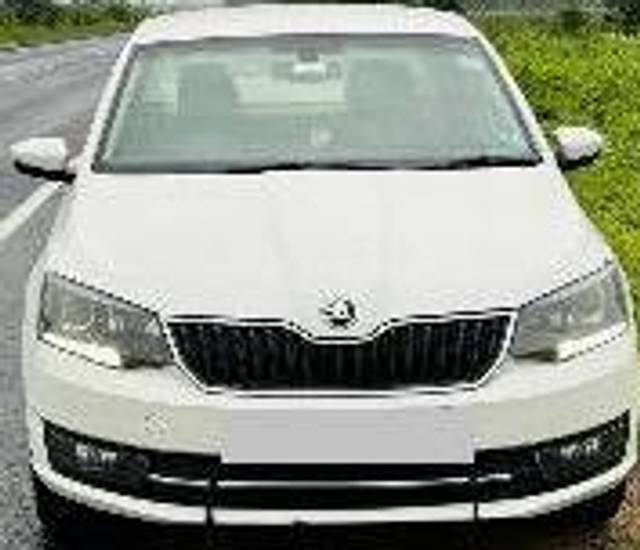 https://images10.gaadi.com/usedcar_image/4509234/original/processed_09da4b78-a6e6-4620-81f4-a7d4301c6b51.jpeg?imwidth=6402