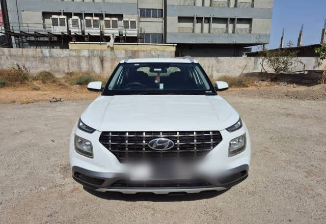 https://images10.gaadi.com/usedcar_image/4509257/original/008e6415-d0de-44f9-8a03-e49844f310ce.?imwidth=6400