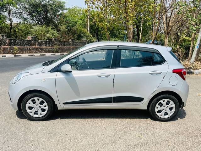 https://images10.gaadi.com/usedcar_image/4509306/original/81654a2ae5f1653ce69eecc1931fcc34.jpg?imwidth=6402