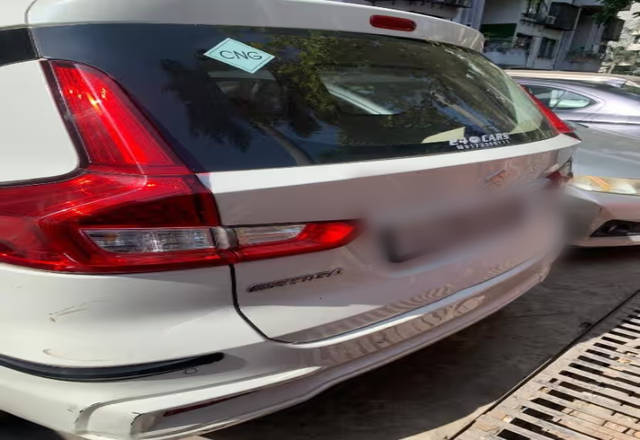 https://images10.gaadi.com/usedcar_image/4509324/original/2ab6a754-6c7a-4759-81fc-a618e2bf8b2b.?imwidth=6402